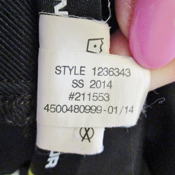 Under Armour Men's Bermuda Shorts, Navy Blue, Flat Front, Size 36 x 11 - Picture 10 of 10